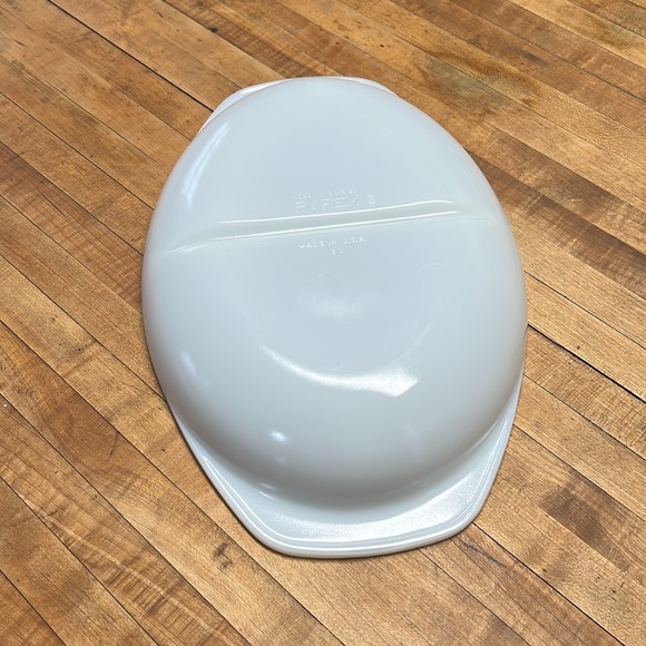 Pyrex Milk Glass Server - Picture 4 of 5